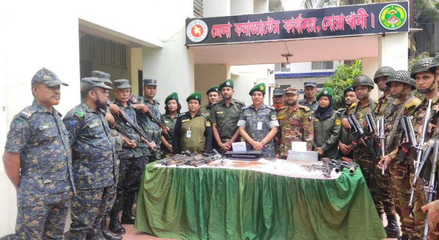 বিপুল পরিমাণ অস্ত্র-গুলি উদ্ধার থানা থেকে লুট হওয়া